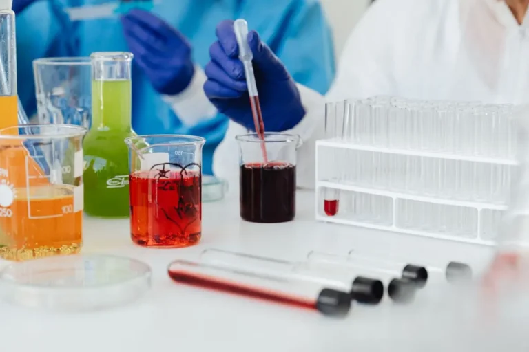 Como saber se uma marca de creatina em goma realmente testa seus produtos em laboratório antes de comprar?