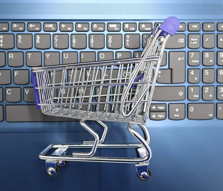 Existe diferença de preço entre comprar creatina em goma no site oficial e em marketplace?
